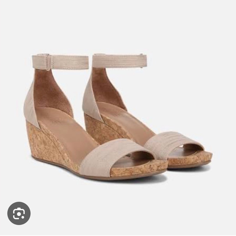 Naturalizer Areda Beige Cork Ankle-Strap Wedge Sandals New Without Tag Snakeskin